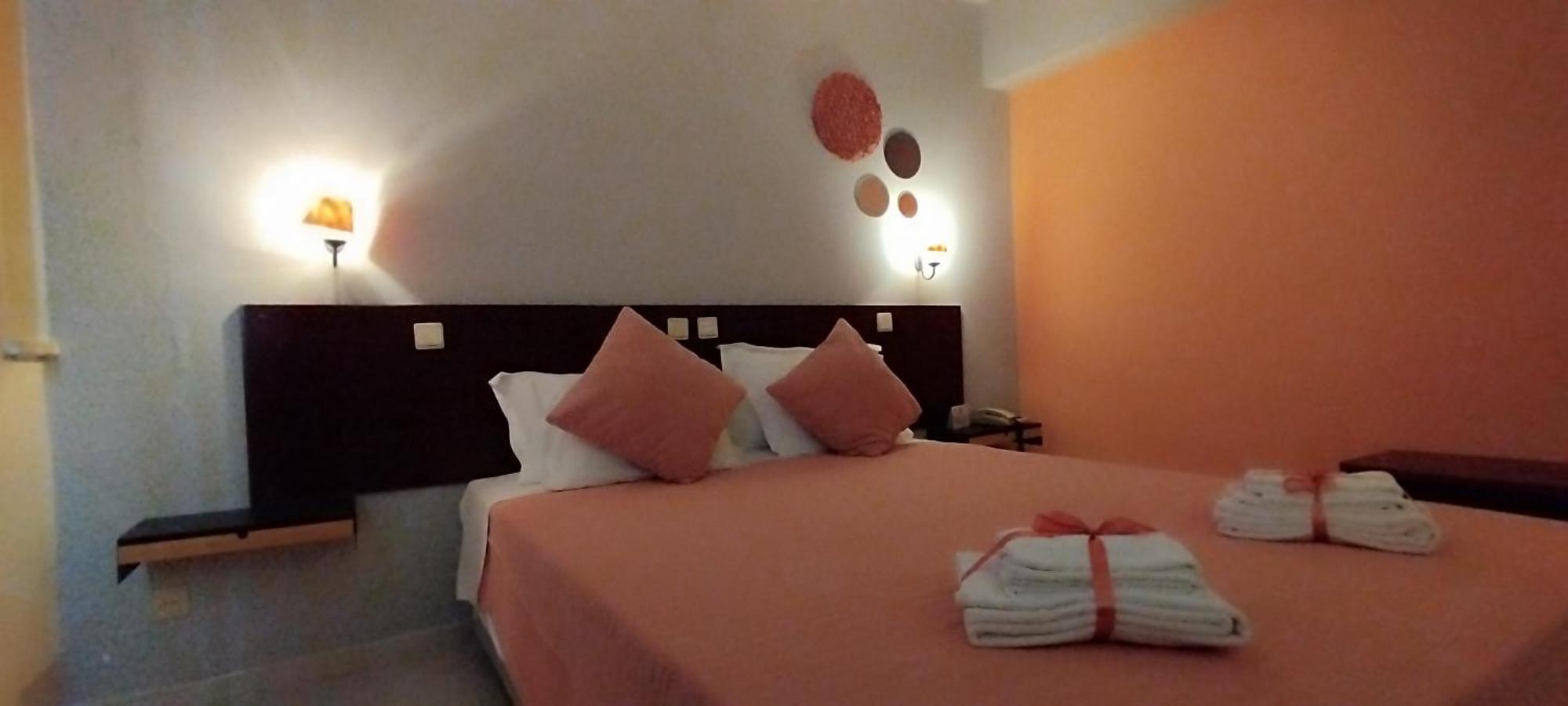 Hotel Alnacir Faro Exterior photo